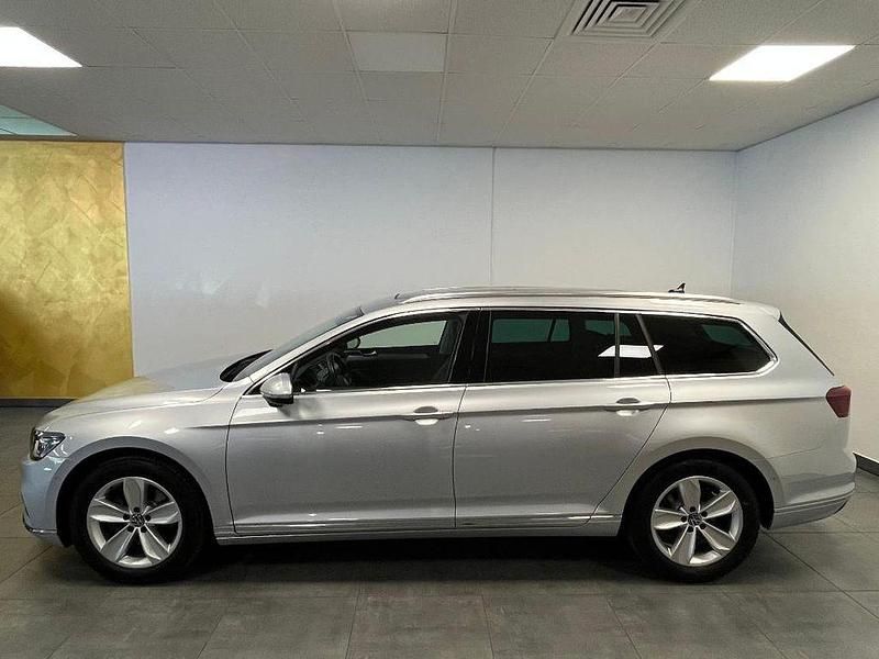 Usata VW Passat Elegance 200 CV (147 kW) 2023 Argento Station wagon