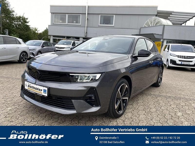 Vulkan grau Gebraucht 2024 Opel Astra Limousine | 20.477 € (Superpreis) - Bild 1/4