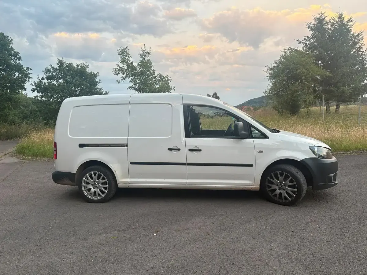 Gebraucht VW Caddy 109 PS (80 kW) 2012 Weiß Van / Kleinbus
