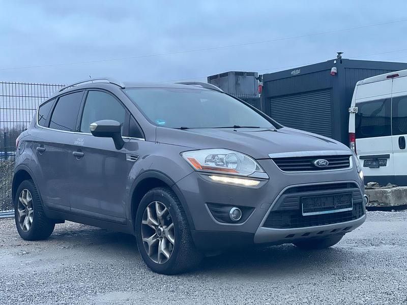 Braun Gebraucht 2012 Ford Kuga Champions Edition SUV | 3.500 € (Superpreis) - Bild 1/4