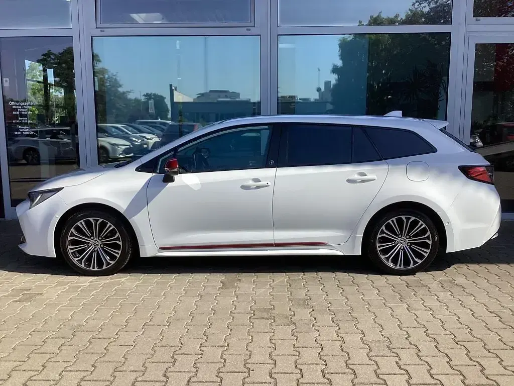 Gebraucht Toyota Corolla Team 122 PS (89 kW) 2022 Kombi