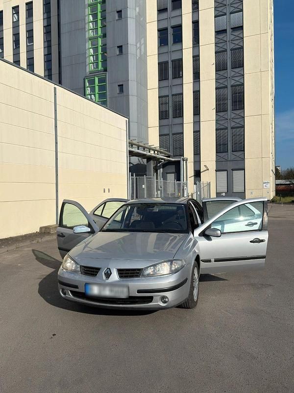Gebraucht Renault Laguna II Dynamique 135 PS (99 kW) 2006 Grau Limousine