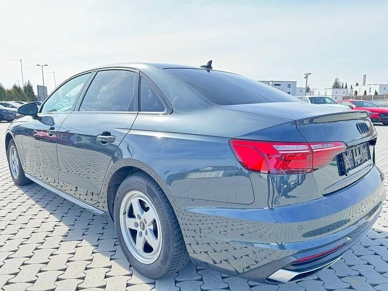 Gebraucht Audi A4 S-Line 136 PS (100 kW) 2022 Grau Limousine