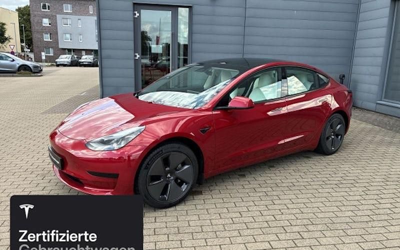 Rot Gebraucht 2021 Tesla Model 3 Limousine | 26.700 € - Bild 1/4