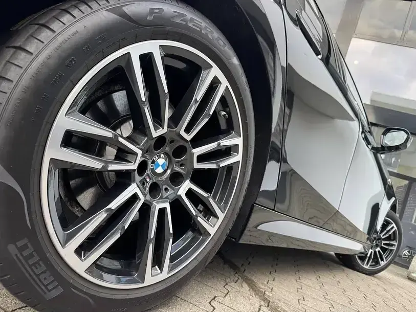 Gebraucht BMW 520 M Sport 208 PS (152 kW) 2024 Schwarz Limousine