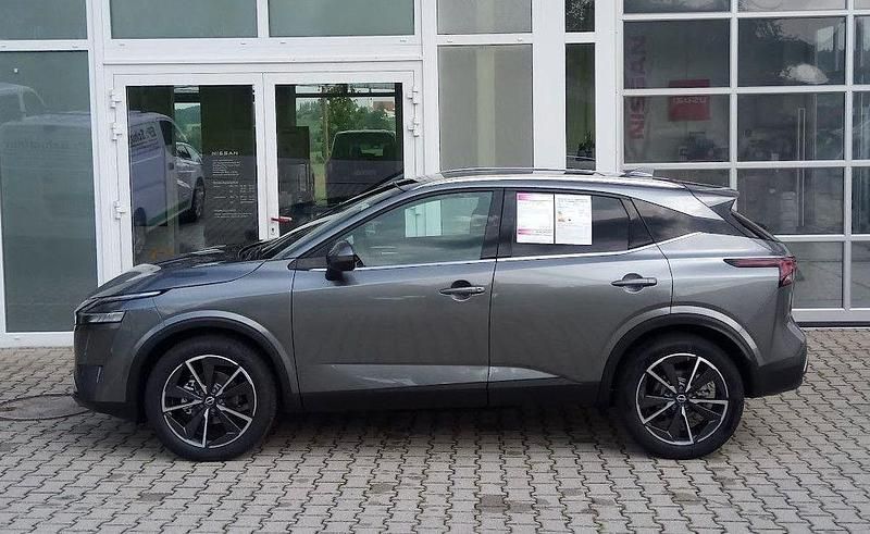 Gebraucht Nissan Qashqai Tekna 158 PS (116 kW) 2024 Grau SUV