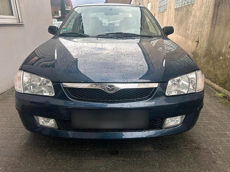 Gebraucht Mazda 323 89 PS (65 kW) 2000 Schwarz Limousine