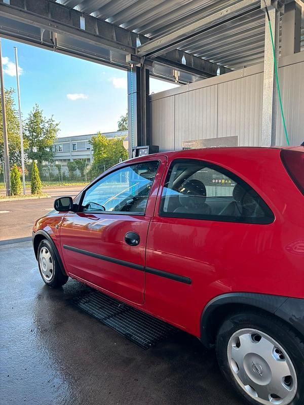 Rot Gebraucht 2001 Opel Corsa Kleinwagen | 1.700 € (Fairer Preis) - Bild 1/4