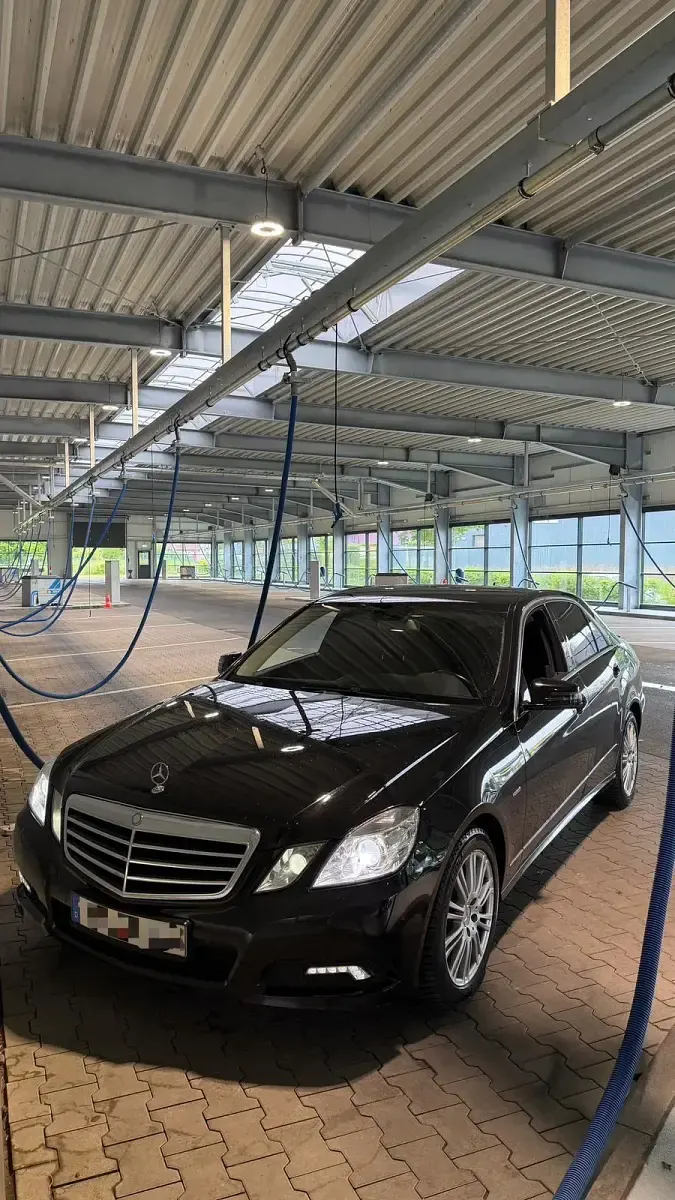 Gebraucht Mercedes E200 184 PS (135 kW) 2009 Schwarz Limousine