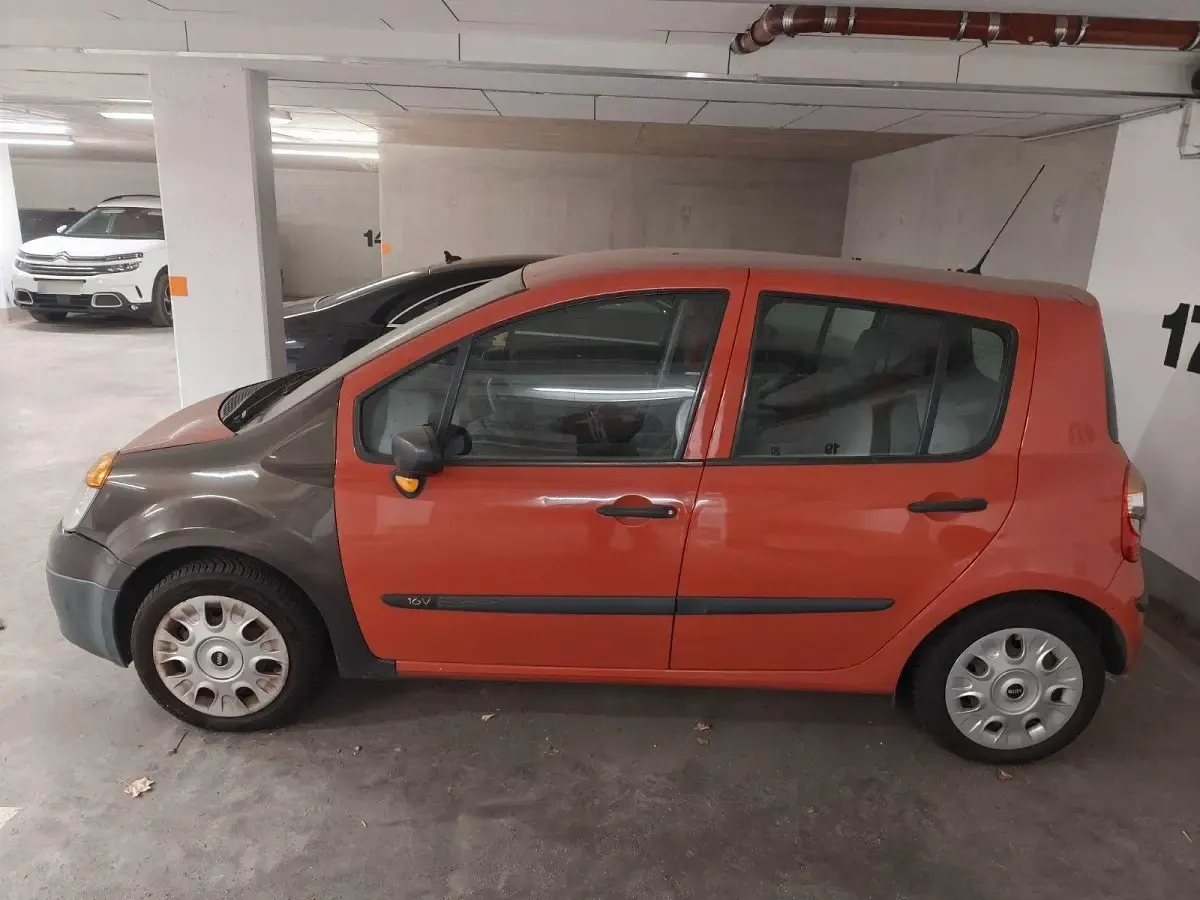 Używany Renault Modus Authentique 75 KM (55 kW) 2005 Czerwony Minivan