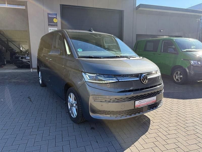 Gebraucht VW Multivan Style 150 PS (110 kW) 2021 Grau Van