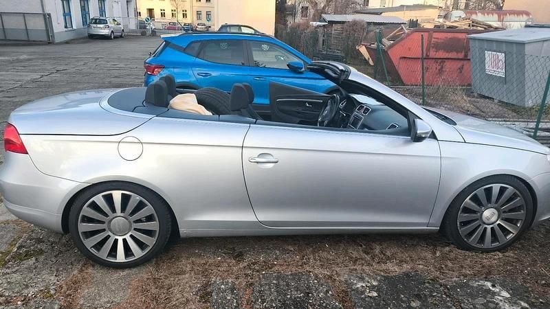 Silber Gebraucht 2011 VW Eos Cabrio | 5.400 € (Superpreis) - Bild 1/4