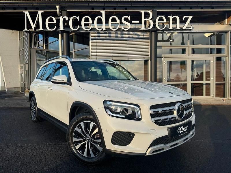 Weiß Gebraucht 2022 Mercedes GLB200 Style SUV | 35.890 € (Fairer Preis) - Bild 1/4
