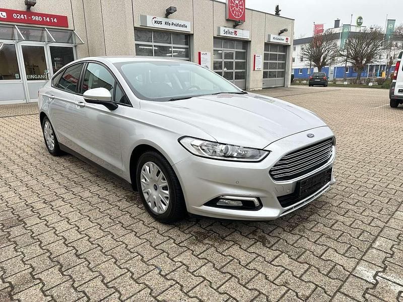 Gebraucht Ford Mondeo 125 PS (91 kW) 2017 Silber Limousine