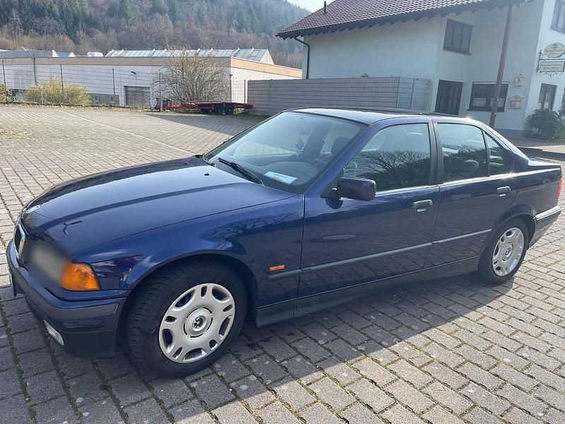 Gebraucht BMW 316 102 PS (75 kW) 1997 Blau Limousine