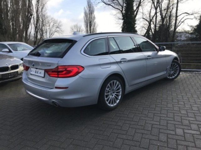 Gebraucht BMW 530 Luxury Line 252 PS (185 kW) 2020 Silber metallic Kombi