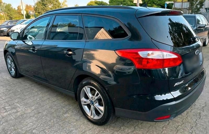 Gebraucht Ford Focus 100 PS (73 kW) 2013 Schwarz Kombi