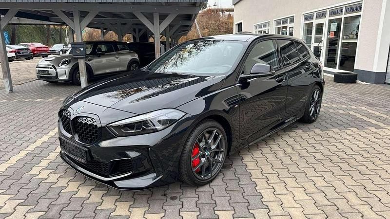 Gebraucht BMW 135 306 PS (225 kW) 2024 Saphirschwarz Kleinwagen