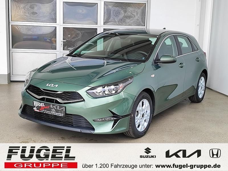 Experience green Gebraucht 2024 Kia Ceed Vision Limousine | 19.869 € (Superpreis) - Bild 1/4