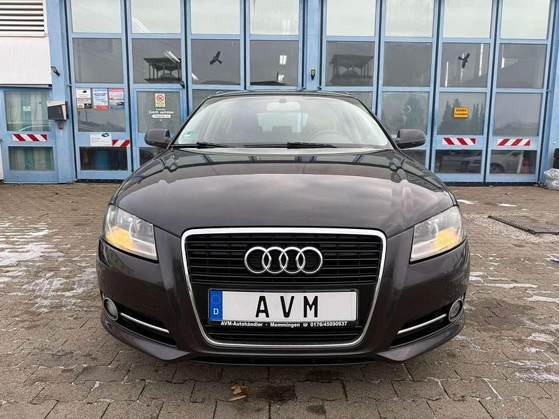 Gebraucht Audi A3 Ambiente 105 PS (77 kW) 2012 Lavagrau perleffekt Kleinwagen