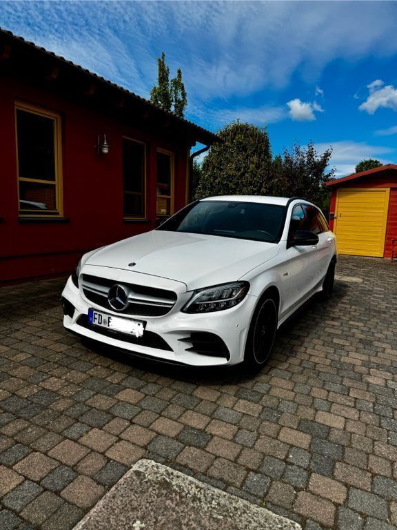 Weiß Gebraucht 2019 Mercedes C43 AMG AMG Kombi | 38.900 € (Guter Preis) - Bild 1/4
