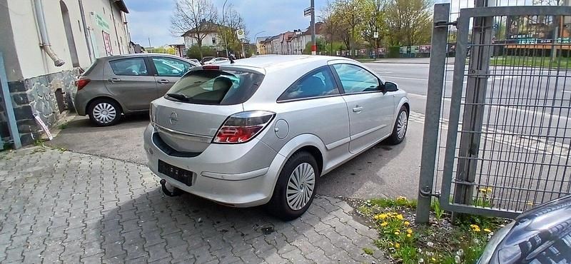 Gebraucht Opel Astra GTC 90 PS (66 kW) 2008 Silber Coupé