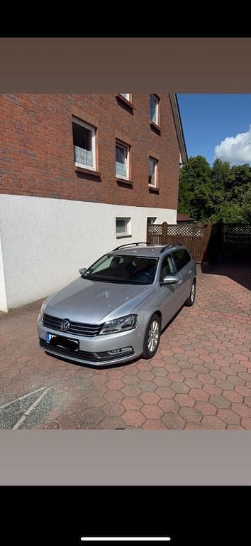 Silber Gebraucht 2011 VW Passat Kombi | 6.300 € (Fairer Preis) - Bild 1/4