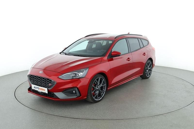 Rot Gebraucht 2021 Ford Focus ST Kombi | 25.150 € (Superpreis) - Bild 1/3