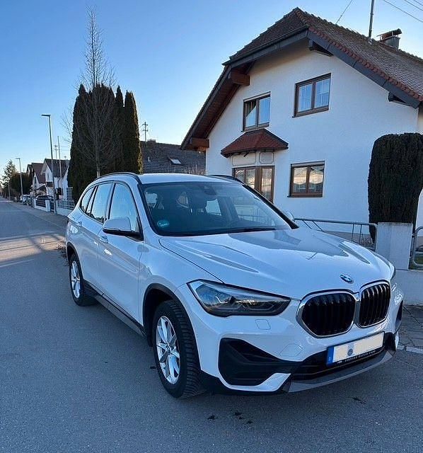 Weiß Gebraucht 2021 BMW X1 SUV | 17.850 € (Superpreis) - Bild 1/4