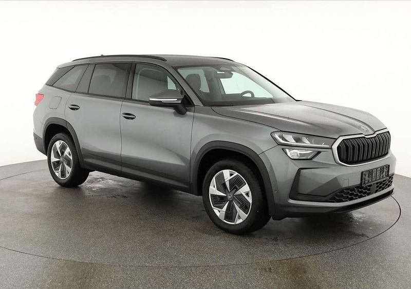 Neu Skoda Kodiaq Selection 193 PS (141 kW) 2025 Graphitegrau metallic SUV