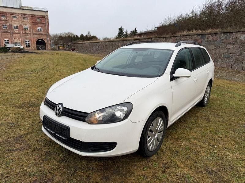 Gebraucht VW Golf VI 105 PS (77 kW) 2011 Weiß Kleinwagen