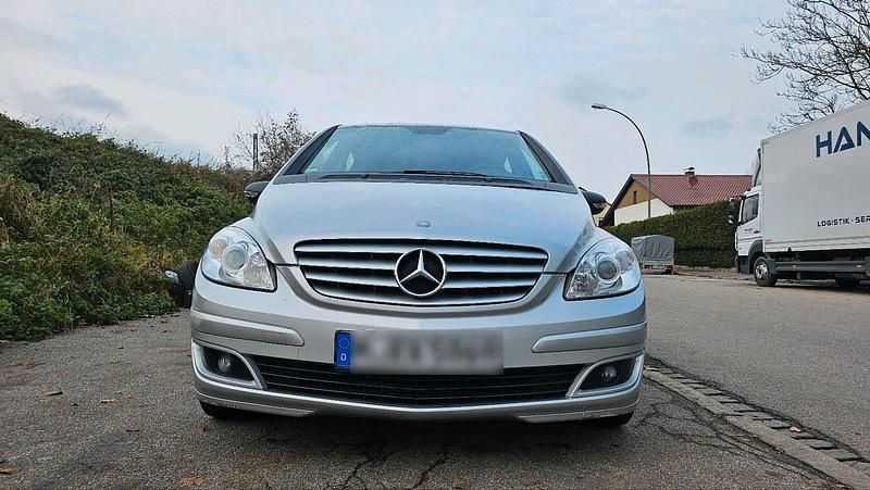 Silber Gebraucht 2005 Mercedes B170 Van / Kleinbus | 2.300 € (Superpreis) - Bild 1/4