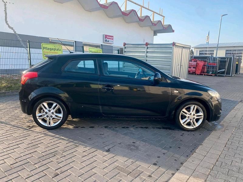 Gebraucht Kia Ceed 116 PS (85 kW) 2009 Schwarz Kleinwagen