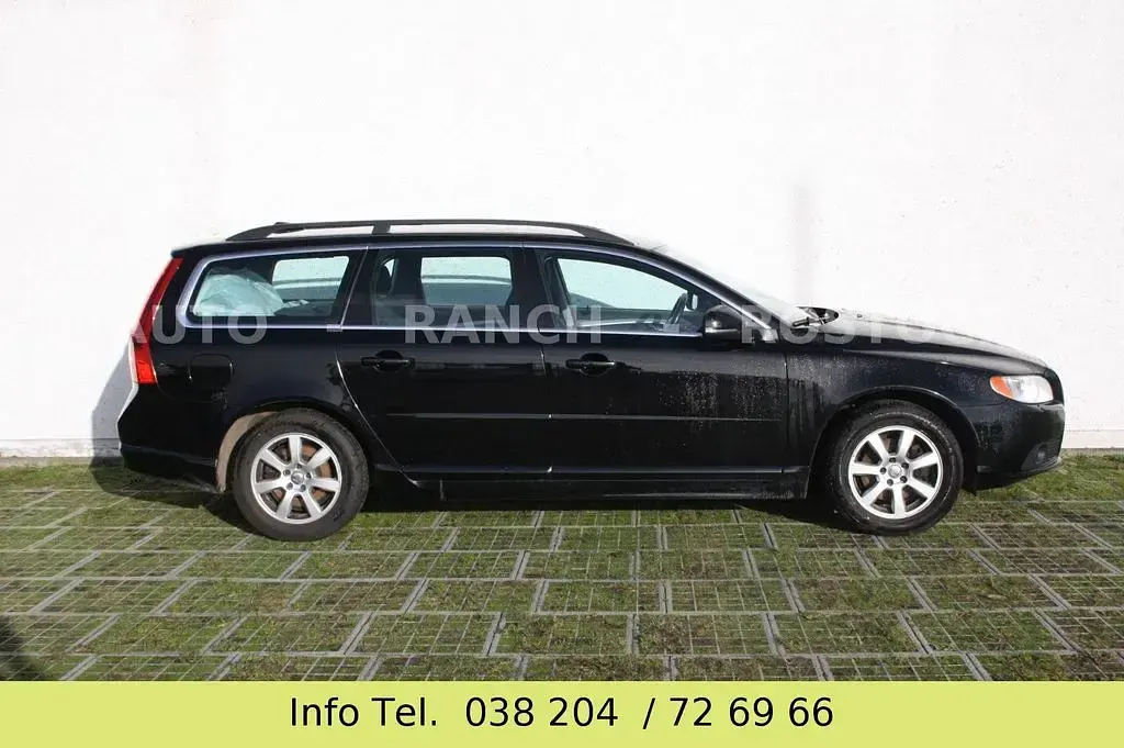 Gebraucht Volvo V70 Kinetic 179 PS (131 kW) 2012 Schwarz Kombi