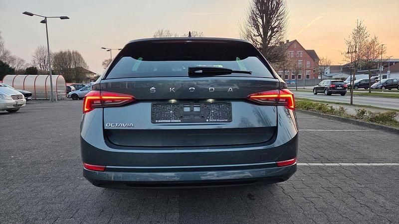 Gebraucht Skoda Octavia 150 PS (110 kW) 2021 Grau Kombi