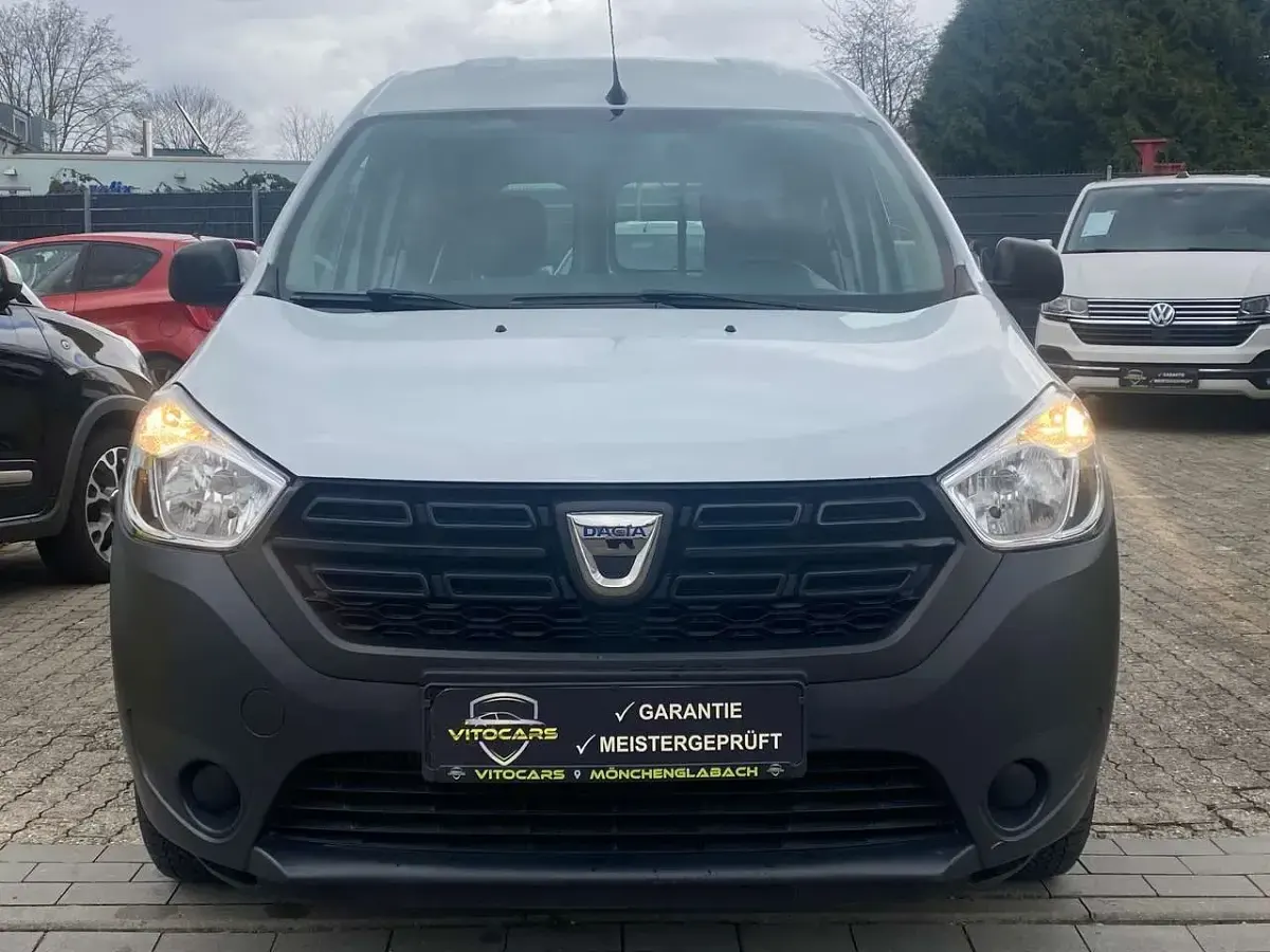 Gebraucht Dacia Dokker Comfort 116 PS (85 kW) 2019 Gletscherweiss Van / Kleinbus