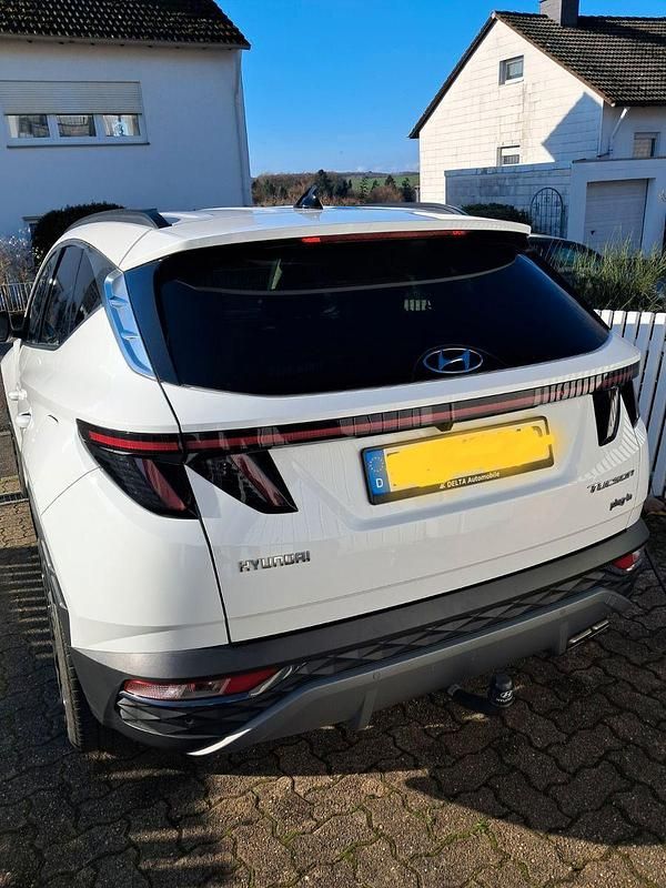 Weiß Gebraucht 2022 Hyundai Tucson Trend SUV | 24.500 € (Guter Preis) - Bild 1/4