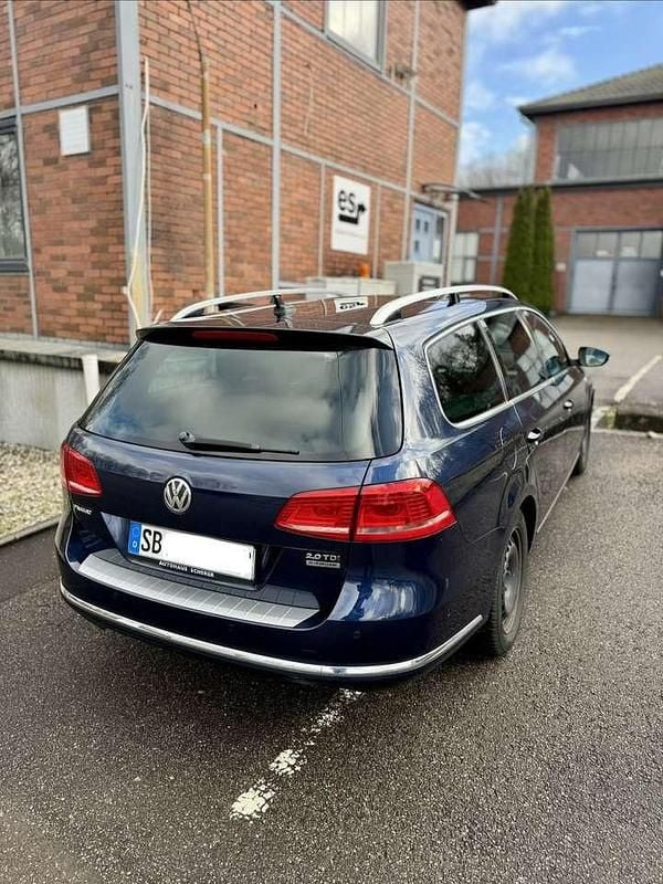 Gebraucht VW Passat Highline 177 PS (130 kW) 2012 Blau Kombi