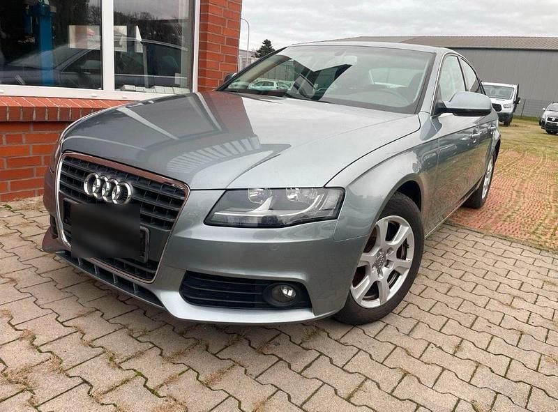 Gebraucht Audi A4 160 PS (117 kW) 2011 Grau Limousine