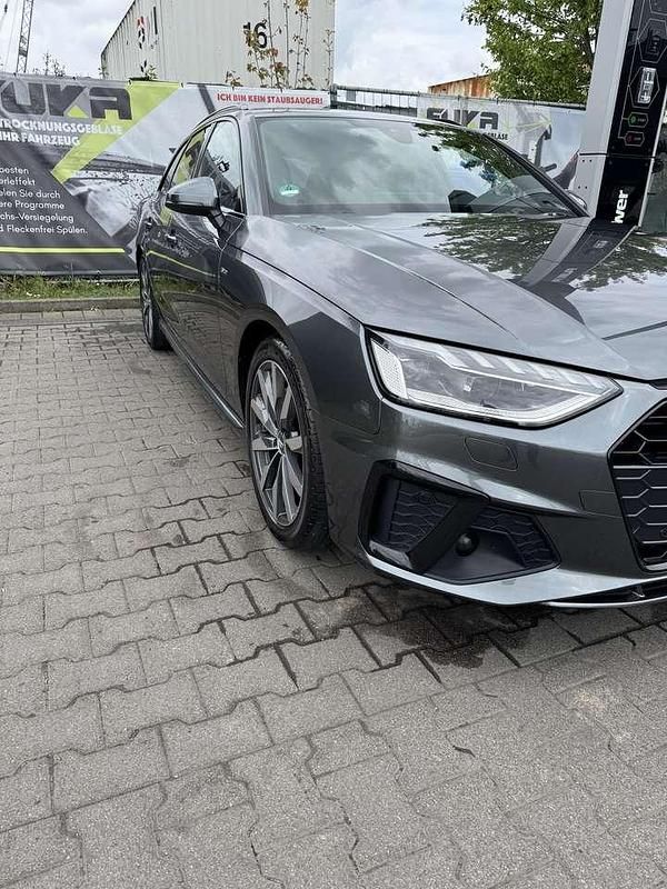 Grau Gebraucht 2019 Audi A4 Ambiente Kombi | 29.990 € (Fairer Preis) - Bild 1/4