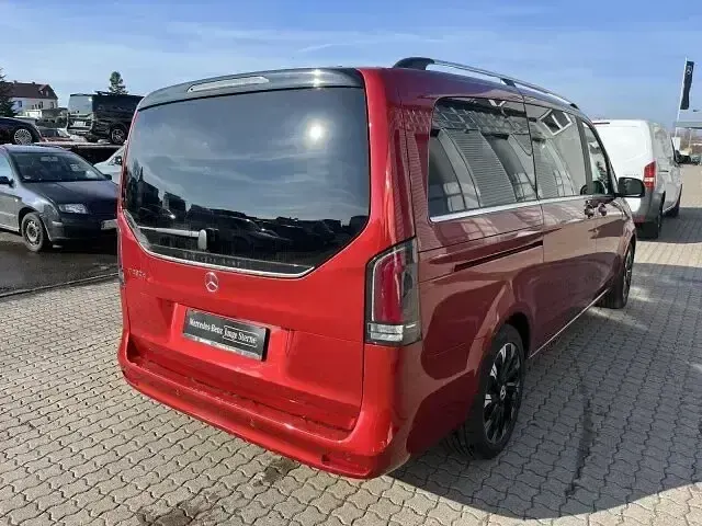 Gebraucht Mercedes V250 Avantgarde 190 PS (139 kW) 2025 Rot Van / Kleinbus