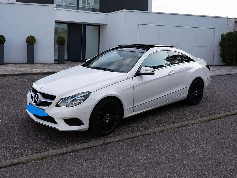 Gebraucht Mercedes E200 184 PS (135 kW) 2015 Weiß Coupé