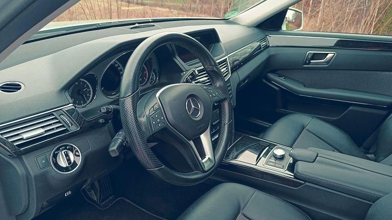 Gebraucht Mercedes E250 Avantgarde 204 PS (150 kW) 2013 Silber Limousine