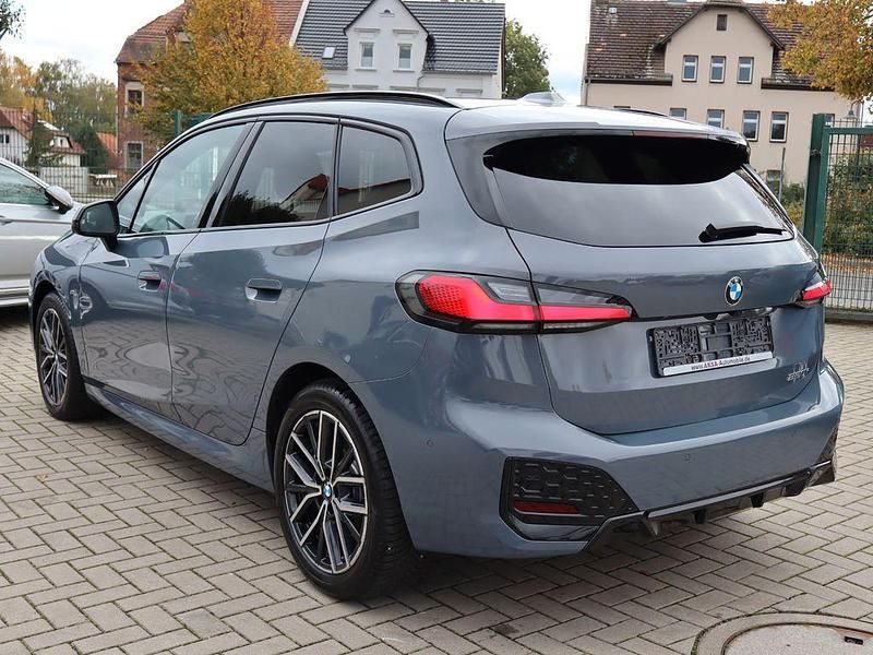 Gebraucht BMW 220 Active Tourer M Sport 156 PS (114 kW) 2023 Grau Van / Kleinbus