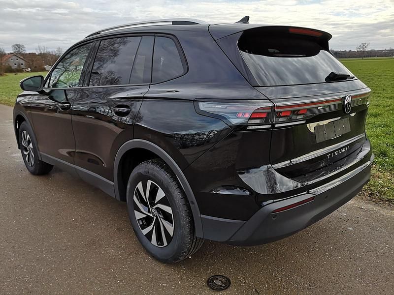 Neu VW Tiguan Life 193 PS (141 kW) 2026 Deep black perleffekt SUV