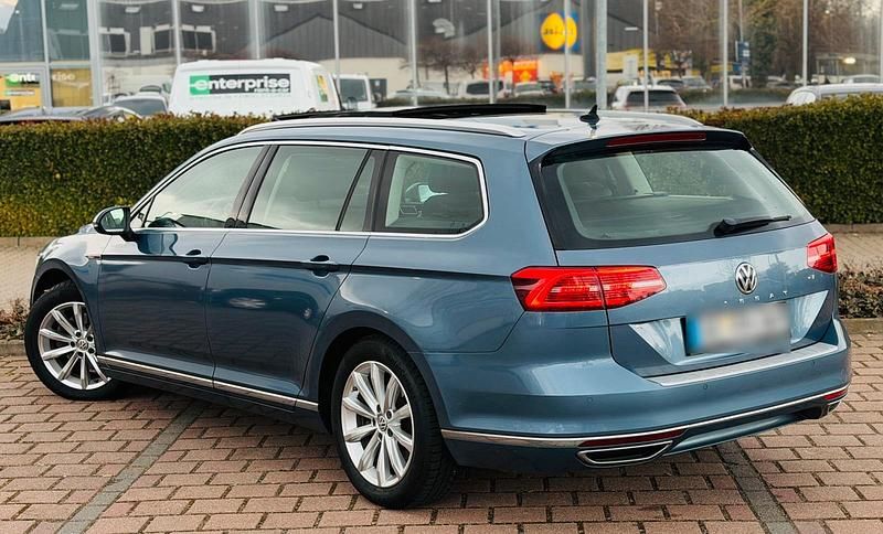 Gebraucht VW Passat 190 PS (139 kW) 2015 Blau Limousine
