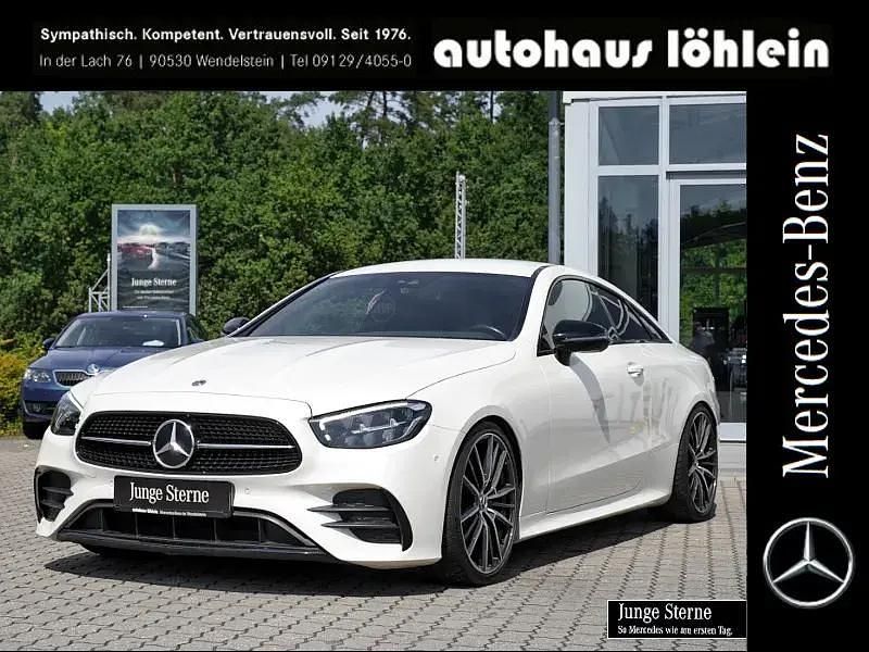 Weiß Gebraucht 2020 Mercedes E220 AMG Coupé | 44.444 € (Teuer) - Bild 1/4