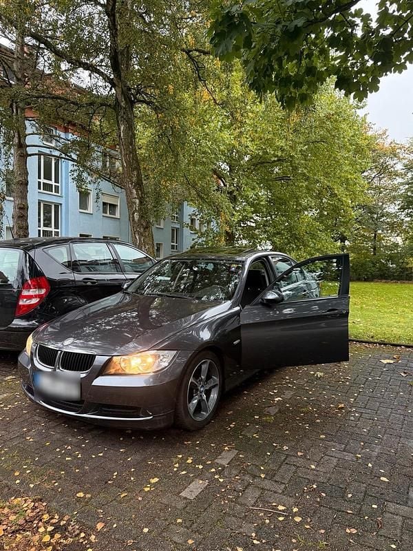 Gebraucht BMW 320 150 PS (110 kW) 2005 Grau Limousine