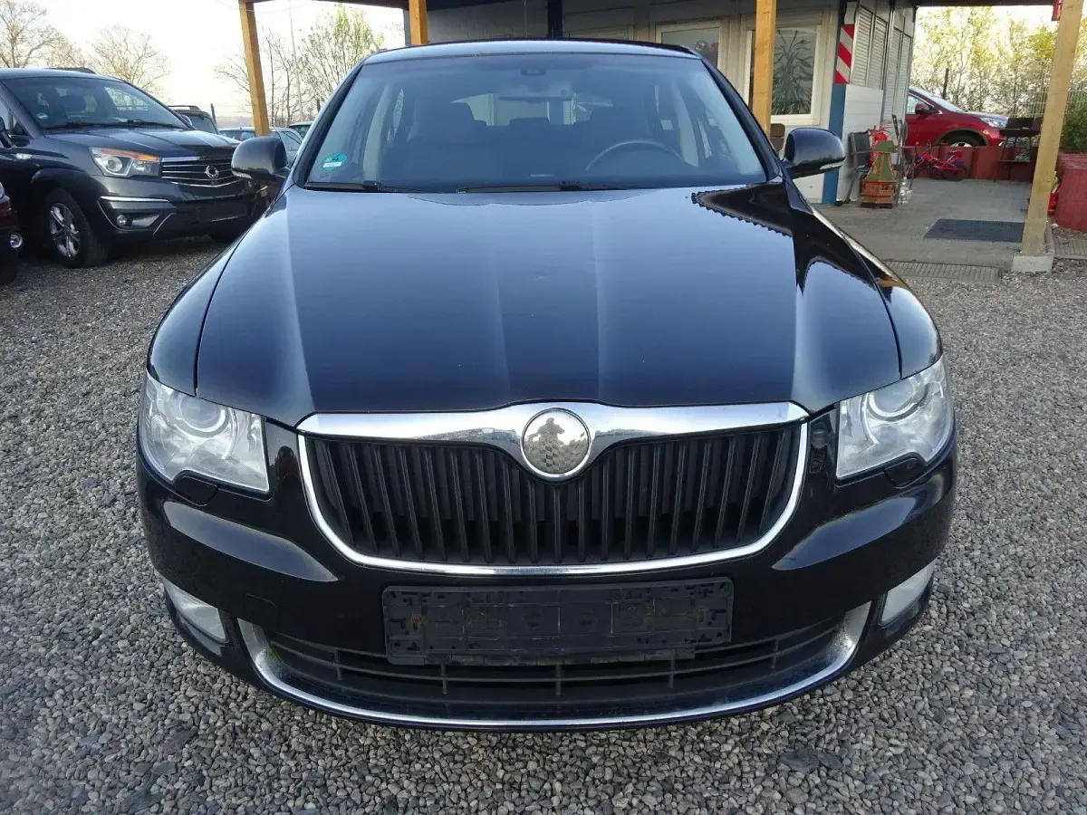 Gebraucht Skoda Superb Ambition 170 PS (125 kW) 2009 Cerna magic/black magic Limousine