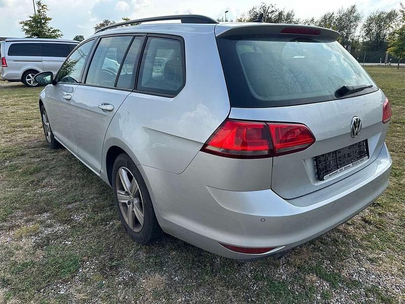Second-hand VW Golf VII 110 CP (80 kW) 2016 Gri Break